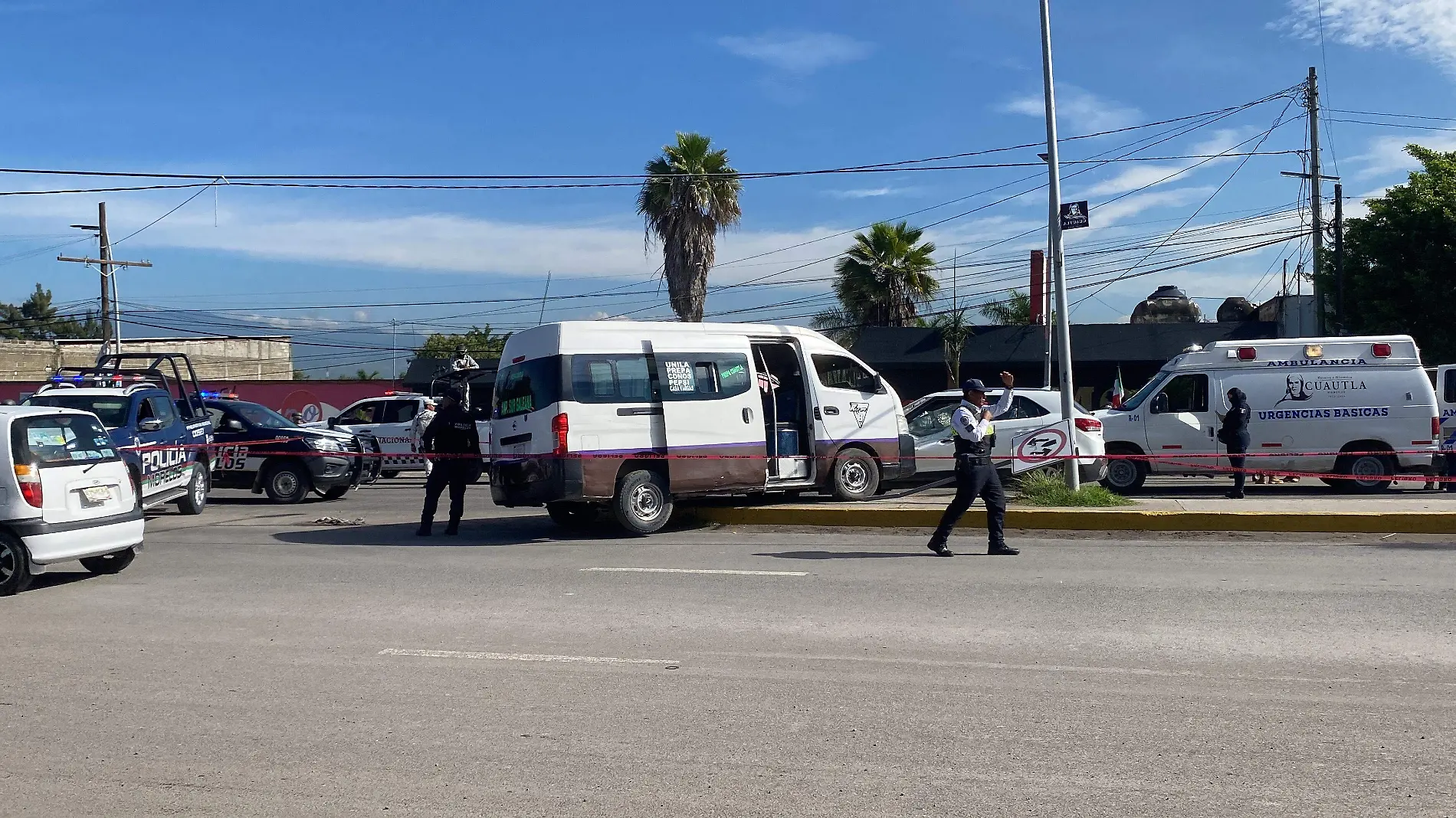 Policías resguardan la zona donde se registraron los hechos-Ofelia-Espinoza